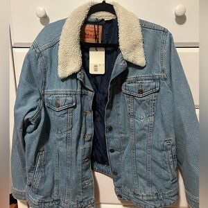 Levi’s Original Trucker Jacket -NEVER WORN-